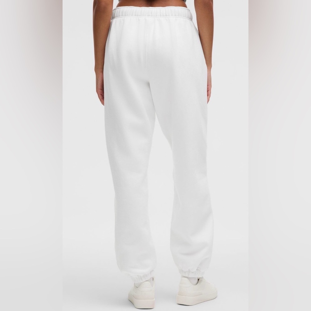 lululemon athletica White Scuba MR Oversized Jogger - Picture 2 of 8